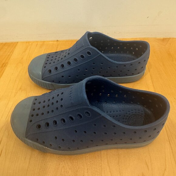 Kids Native Jefferson Shoes C10 - Picture 2 of 6